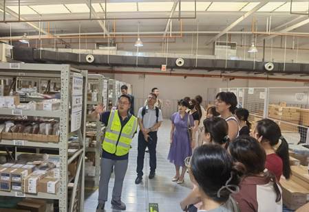 5746f32f7949d688415a5127765b061